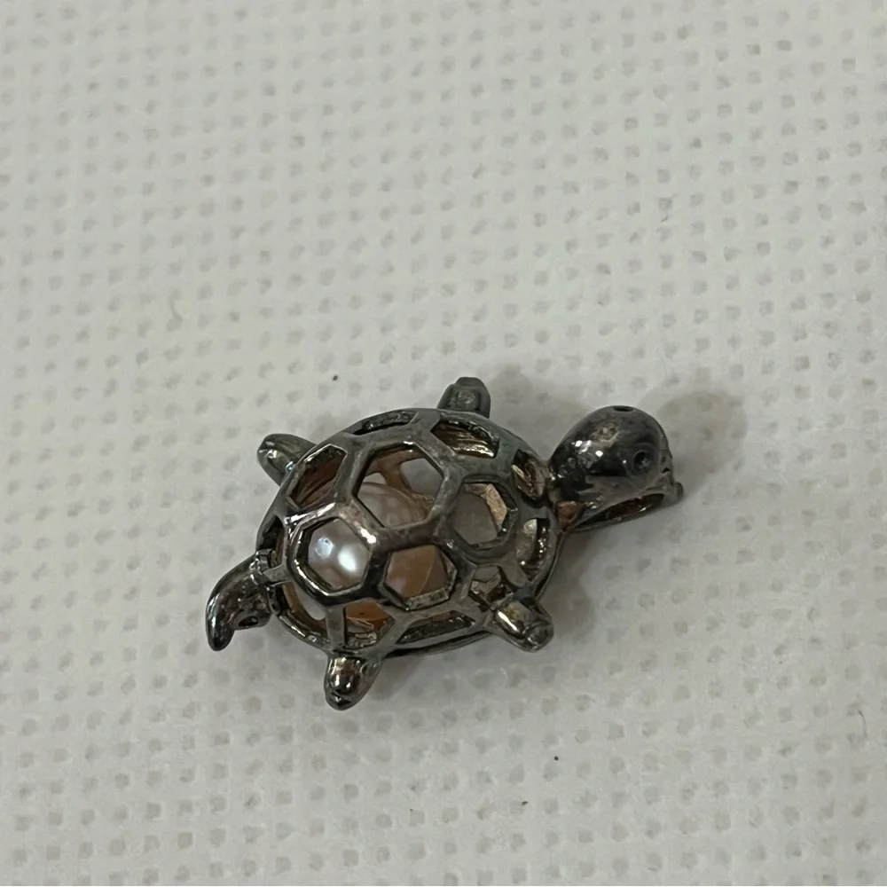925 Sterling Silver Tiny Turtle Pendant With Pearl